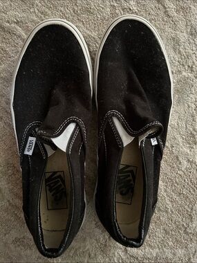 Vans Black and White Slip-On Sneakers men 6.5/ women 8